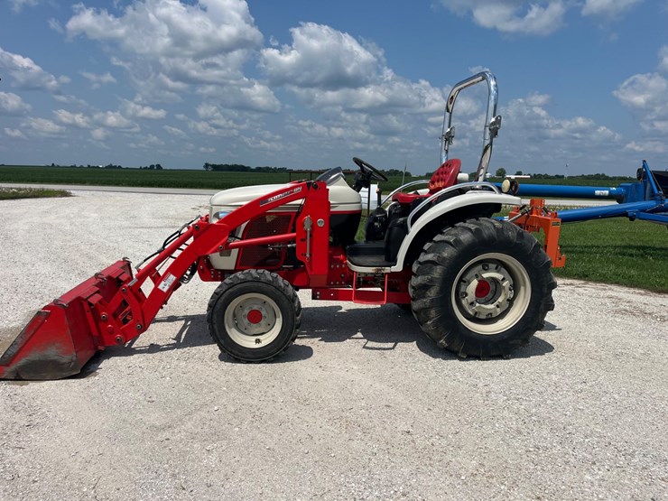new-holland-boomer-8n-image-2