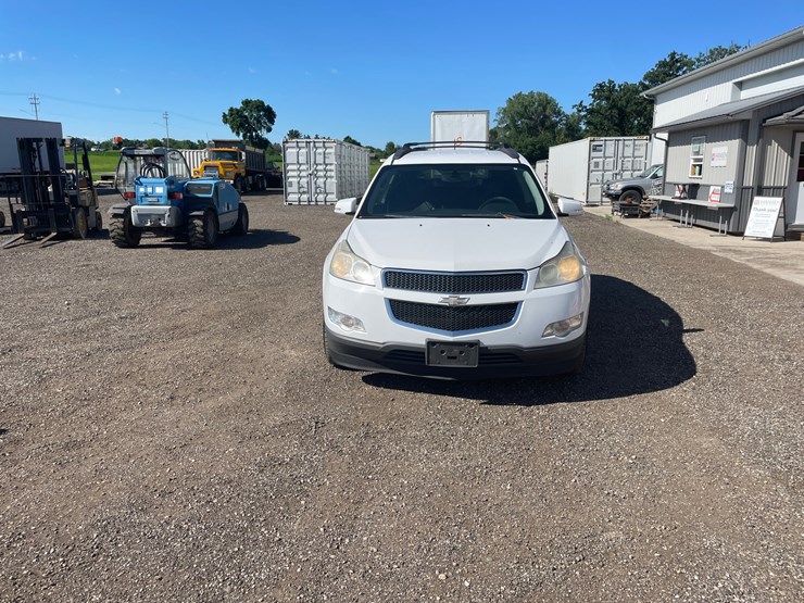 2009-chevrolet-traverse-image-2
