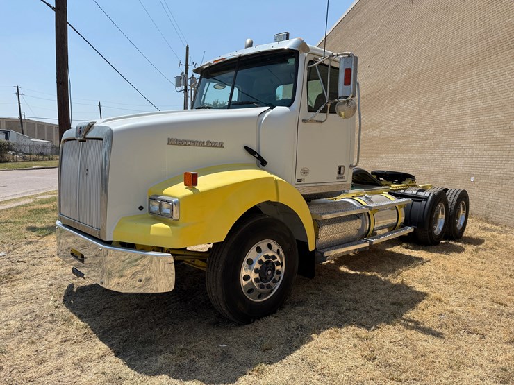 2015-western-star-4900-image-2