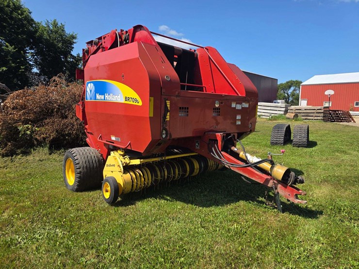 new-holland-br7090-image-3
