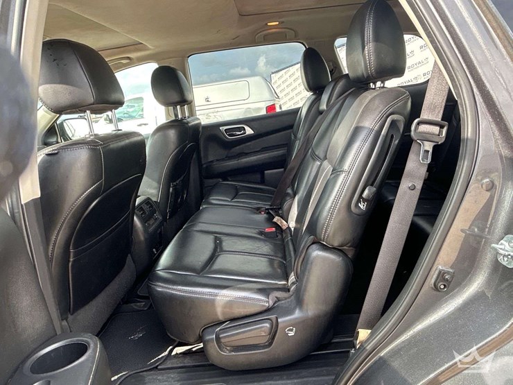 2017-nissan-pathfinder-image-22