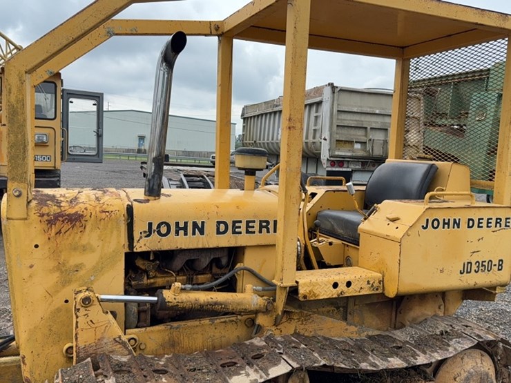 john-deere-350-image-11
