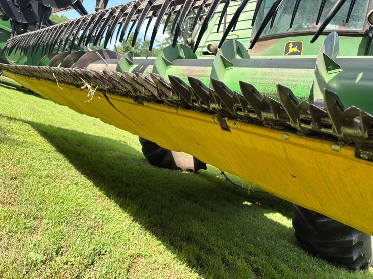 john-deere-216-image-10