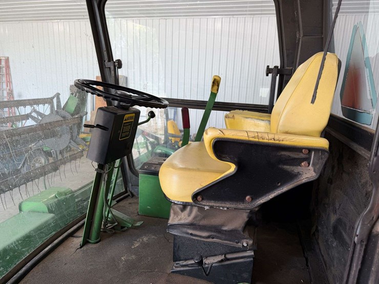 john-deere-2320-image-32