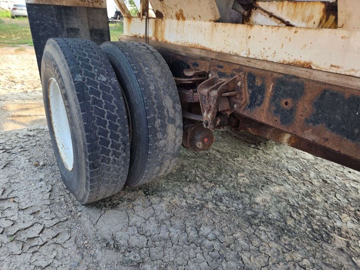 1985-case-ih-200-image-15