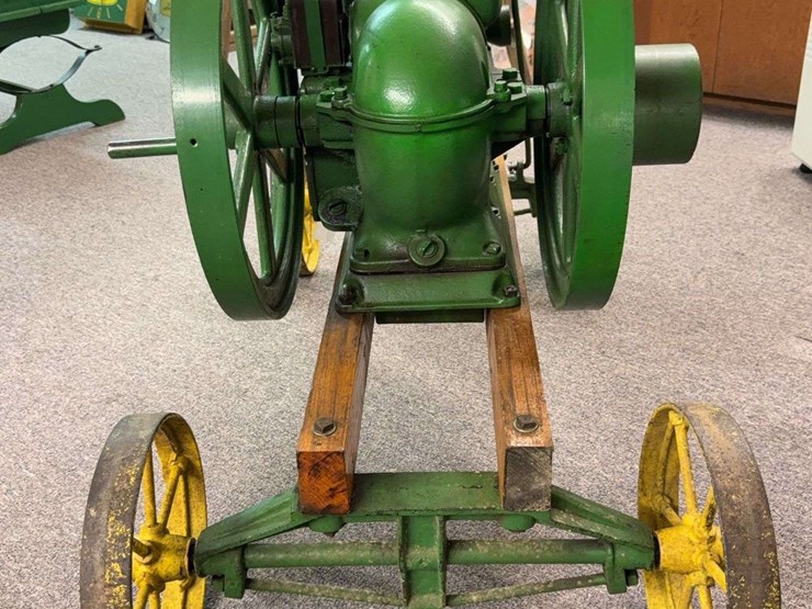 john-deere-3-horse-hit-and-miss-engine-with-cart-image-7