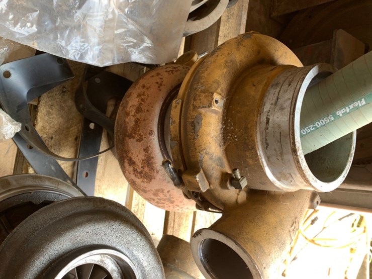 pallets-of-trucks-parts-image-3