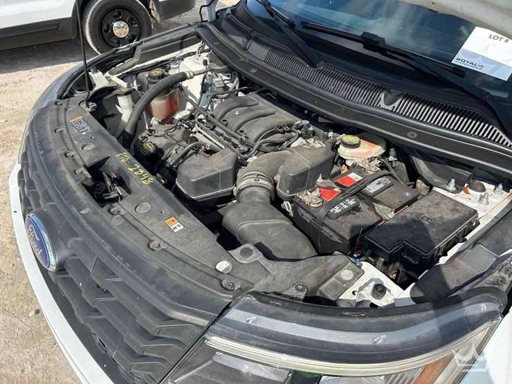 2016-ford-explorer-image-8
