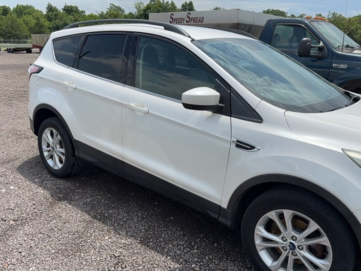2017-ford-escape-image-5