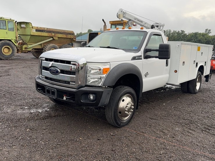2012-ford-f550-image-1