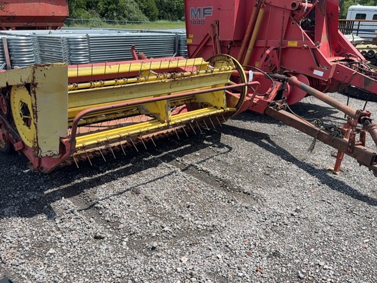 new-holland-477-image-1
