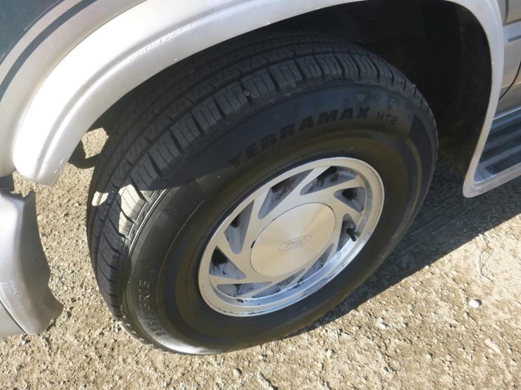 1996-ford-150-image-12
