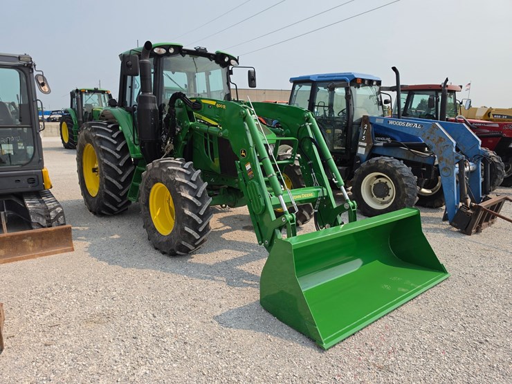 2022-john-deere-6110m-image-25