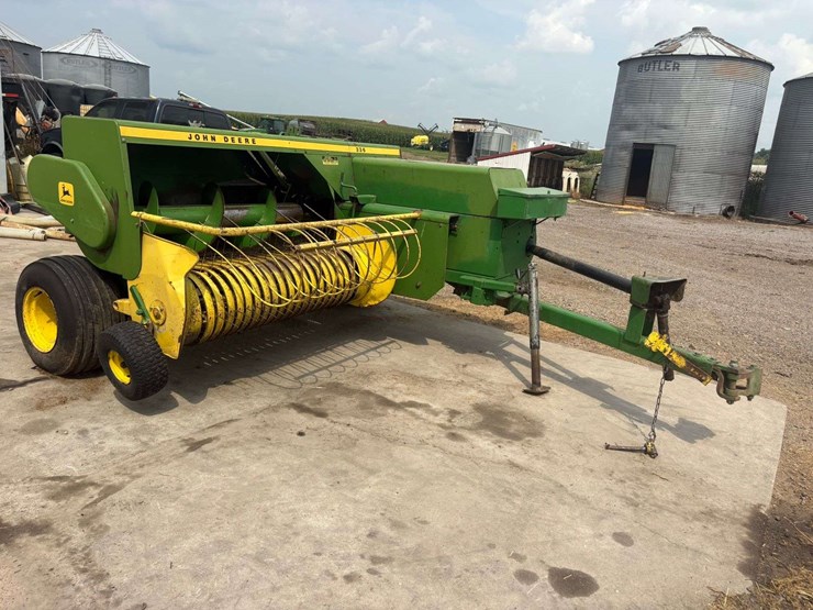 john-deere-336-image-1
