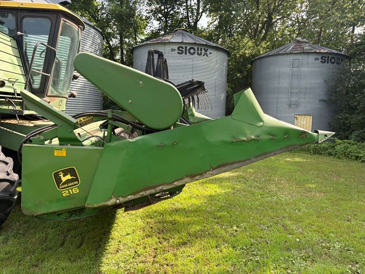 john-deere-216-image-4