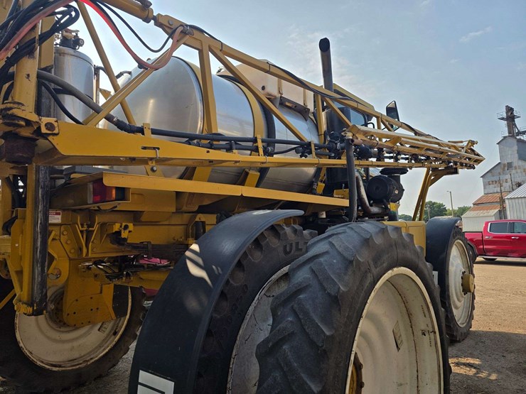 rogator-1074-self-propelled-sprayer,-100'-booms,-currently-winterized,-320/90r50-tires,-rears-with-d-image-18