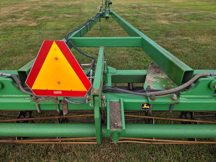 john-deere-200-image-15