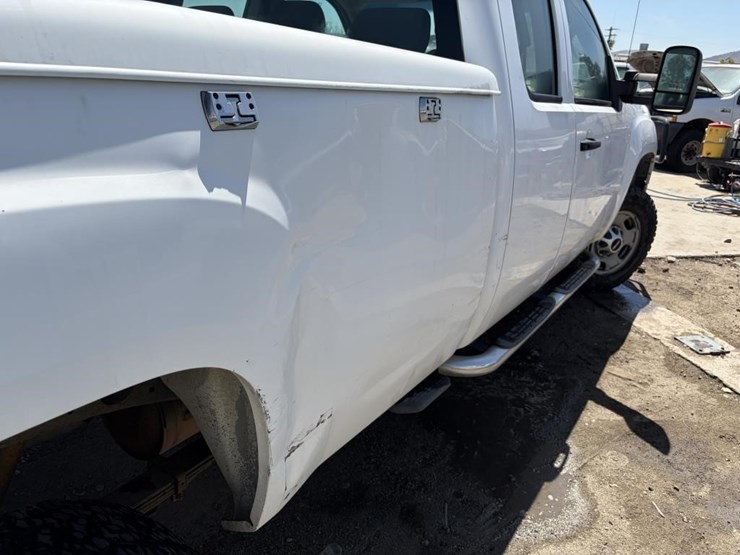 2012-gmc-sierra-2500-image-5