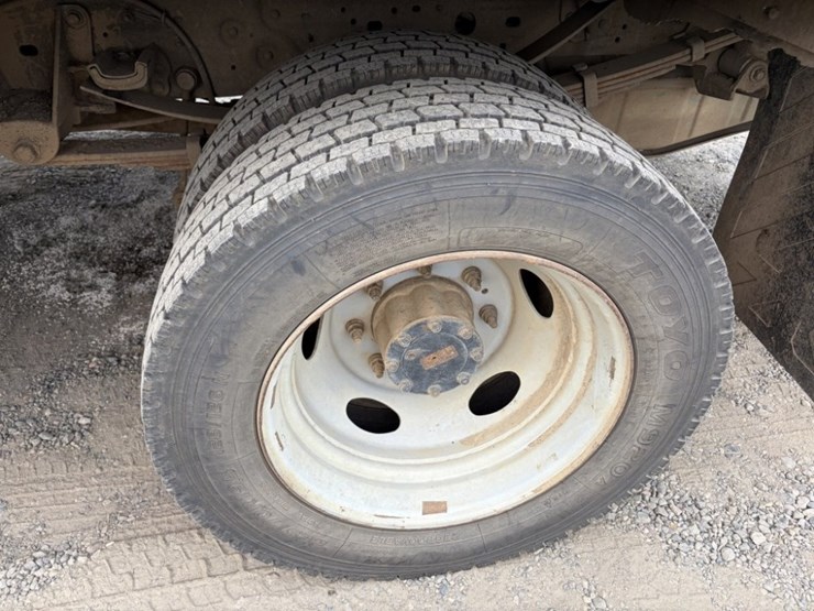 2003-ford-f450-image-17