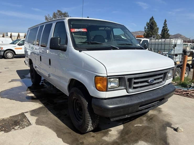 2007-ford-e350-image-2