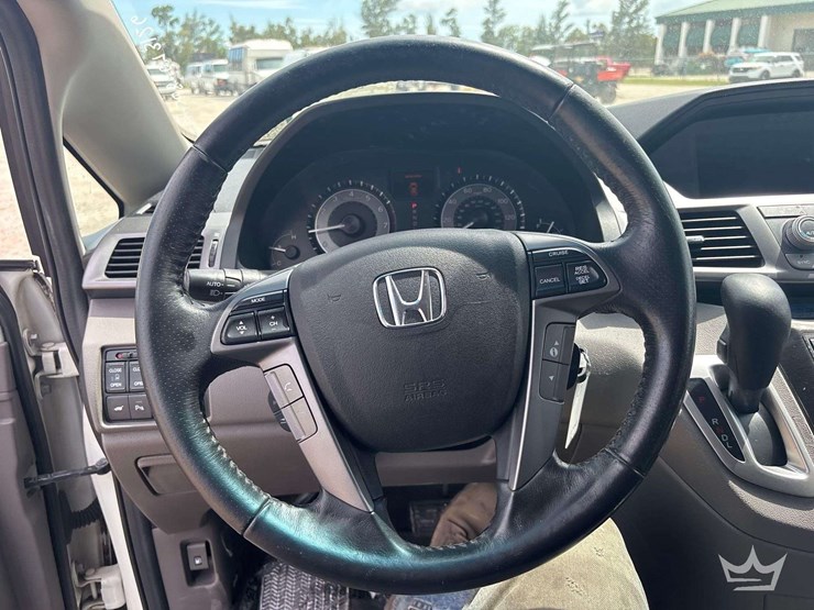 2013-honda-odyssey-image-13