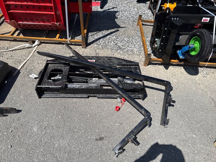 #6058-•-60"-skid-steer-hyd-sliding-pallet-forks-image-1