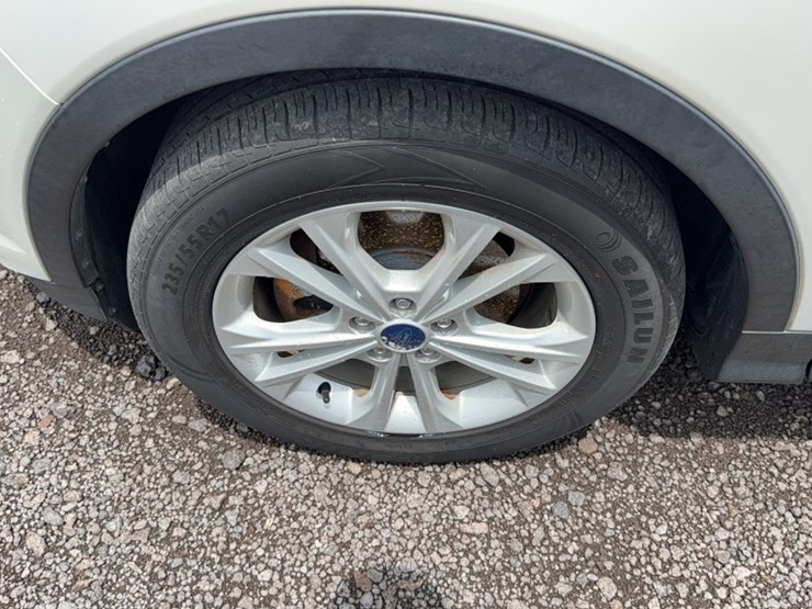 2017-ford-escape-image-13