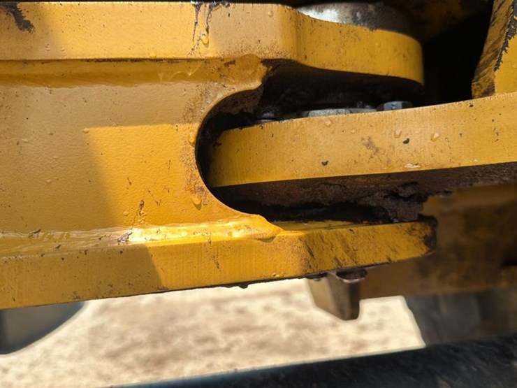 2015-caterpillar-908h2-image-33