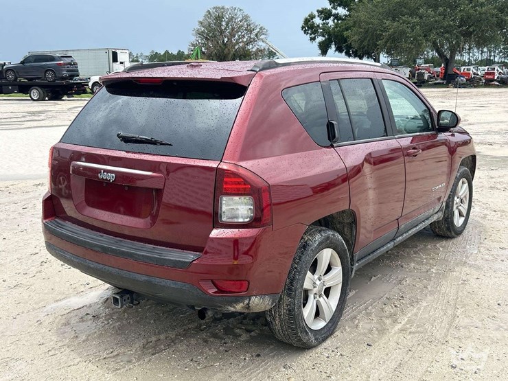 2014-jeep-compass-image-3