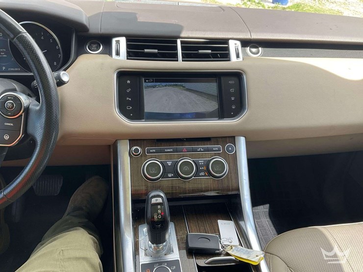 2016-land-rover-range-rover-image-17