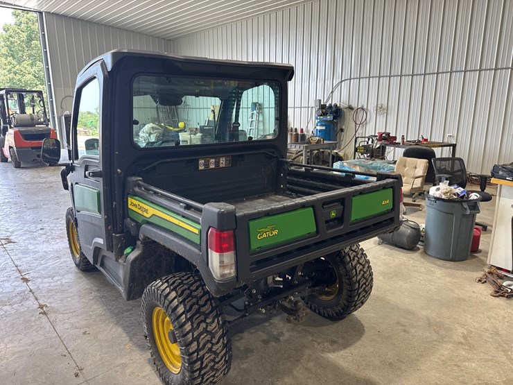 2023-john-deere-gator-image-5