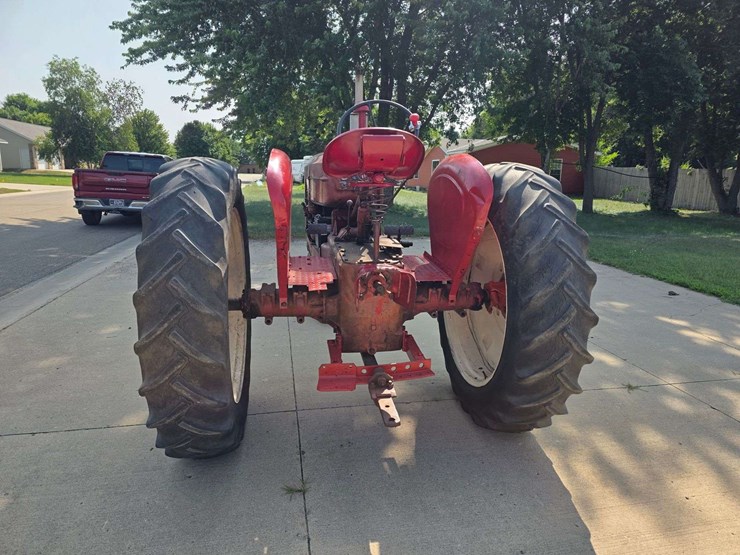 1951-massey-ferguson-44-image-10