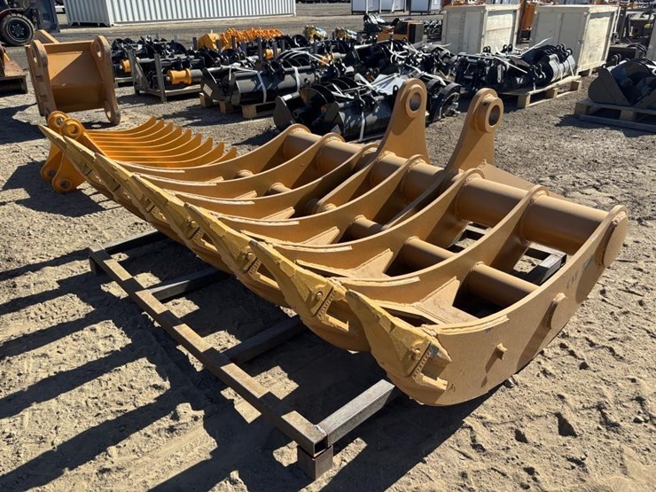 caterpillar-320-image-1
