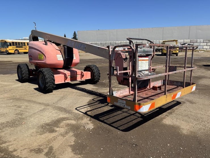 2003-jlg-600a-image-2