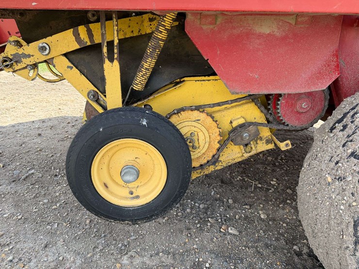 new-holland-664-image-14