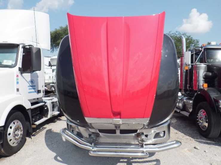 2015-kenworth-t660-image-25