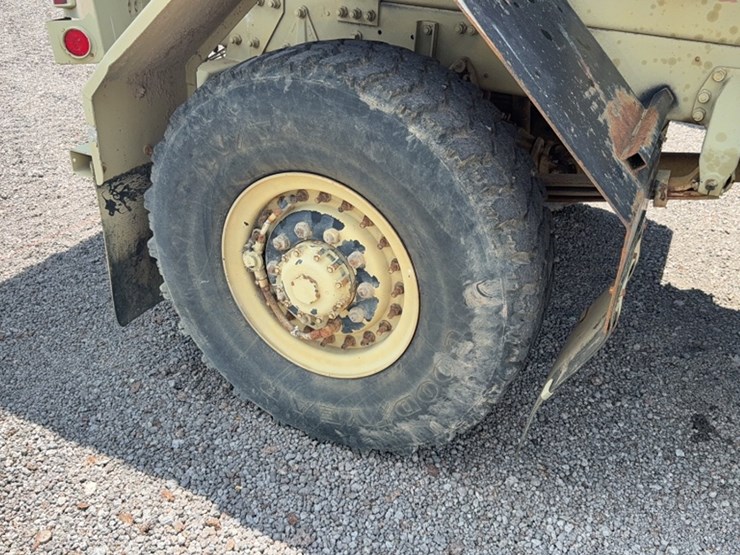 #3020-•-1995-lmtv-m-1078-single-axle-silage-truck-image-7
