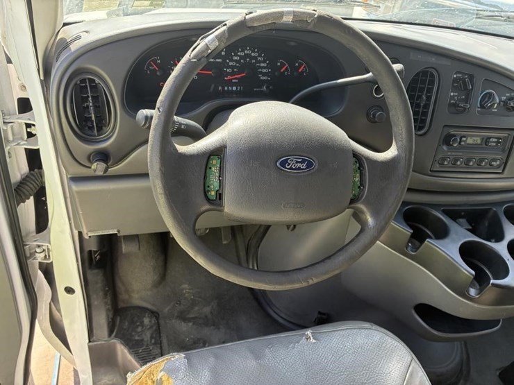 2007-ford-e350-image-17
