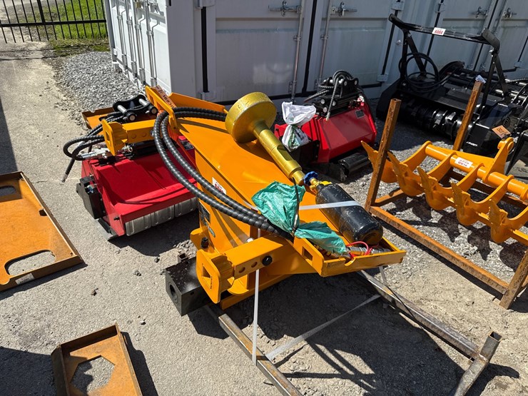 #6013-•-skid-steer-hyd-post-driver-image-2