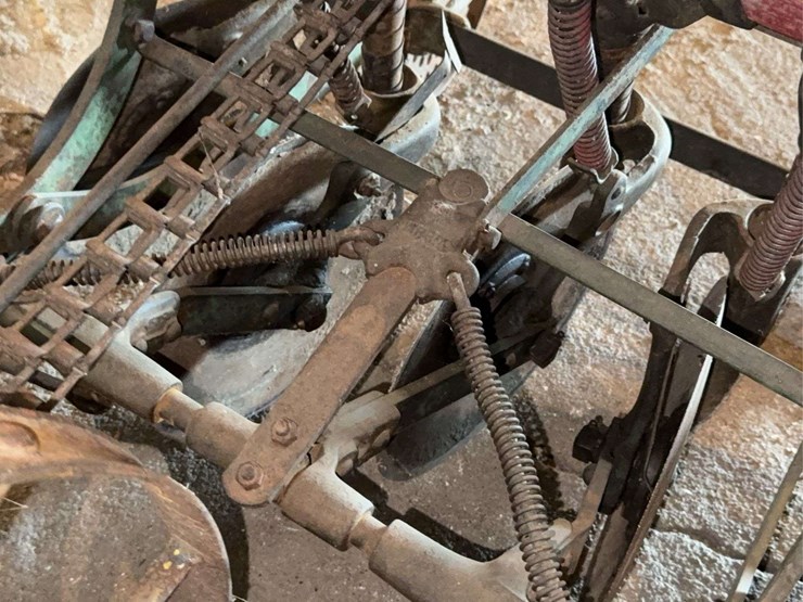 very-nice-original-van-brunt-model-v-grain-drill-image-19
