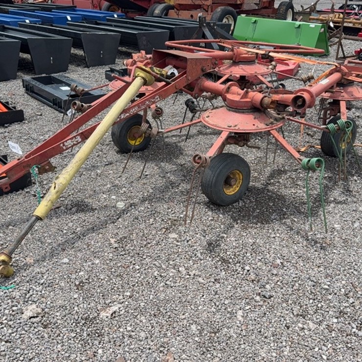 NEW HOLLAND 163