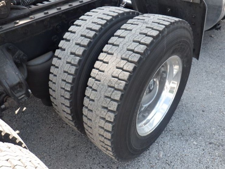 2015-kenworth-t660-image-6