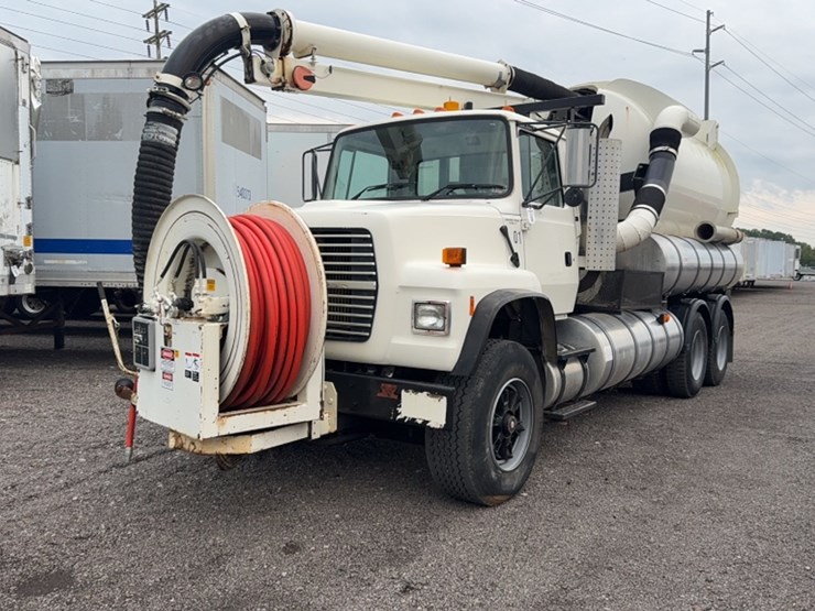 1997-vactor-2115-image-1