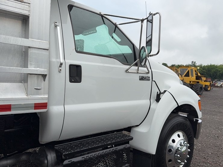 2013-ford-f750-image-6