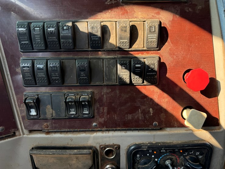 2013-western-star-4900-image-16