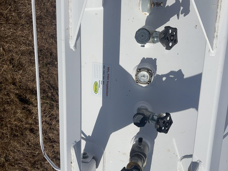 2021-b&b-double-anhydrous-tank-trailer-image-12