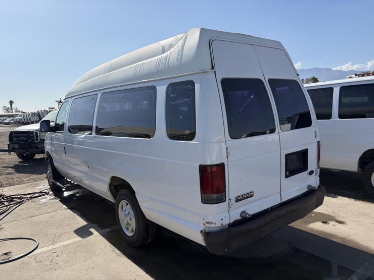 2007-ford-e250-image-4
