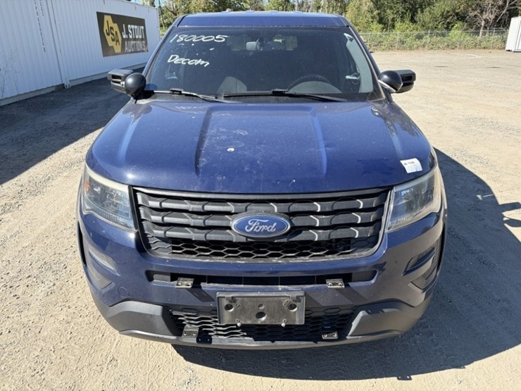 2018-ford-explorer-image-8