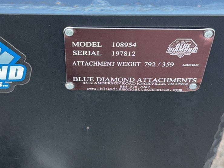 #2028-•-blue-diamond-84"-skid-steer-tooth-bucket-image-4