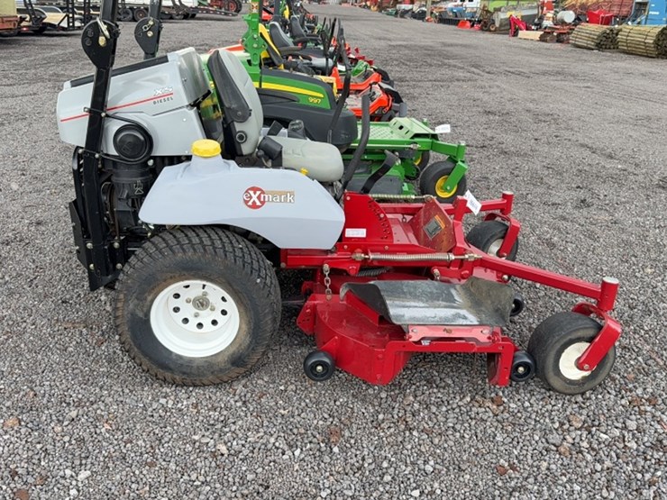 #3081-•-exmark-lazer-z-xs-zero-turn-mower-image-7